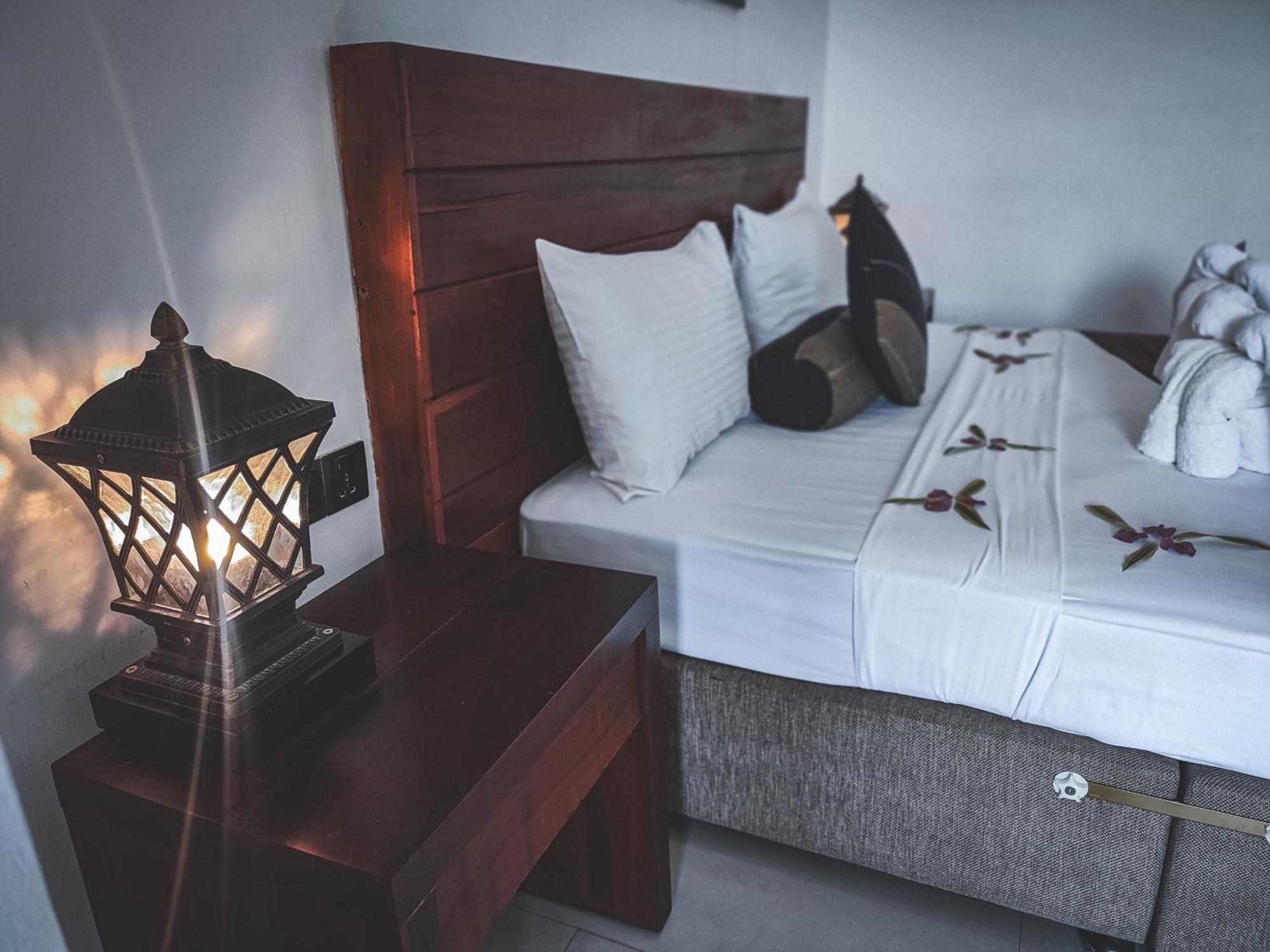 Hotel Elephant Park - New Deal! Half Off Airport Pickups Available Pinnawala  Exterior photo